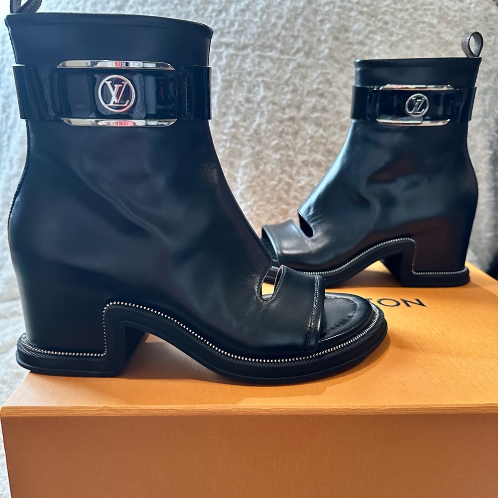 Louis Vuitton Moonlike Ankle Boots Noir size 38, Never been worn, new